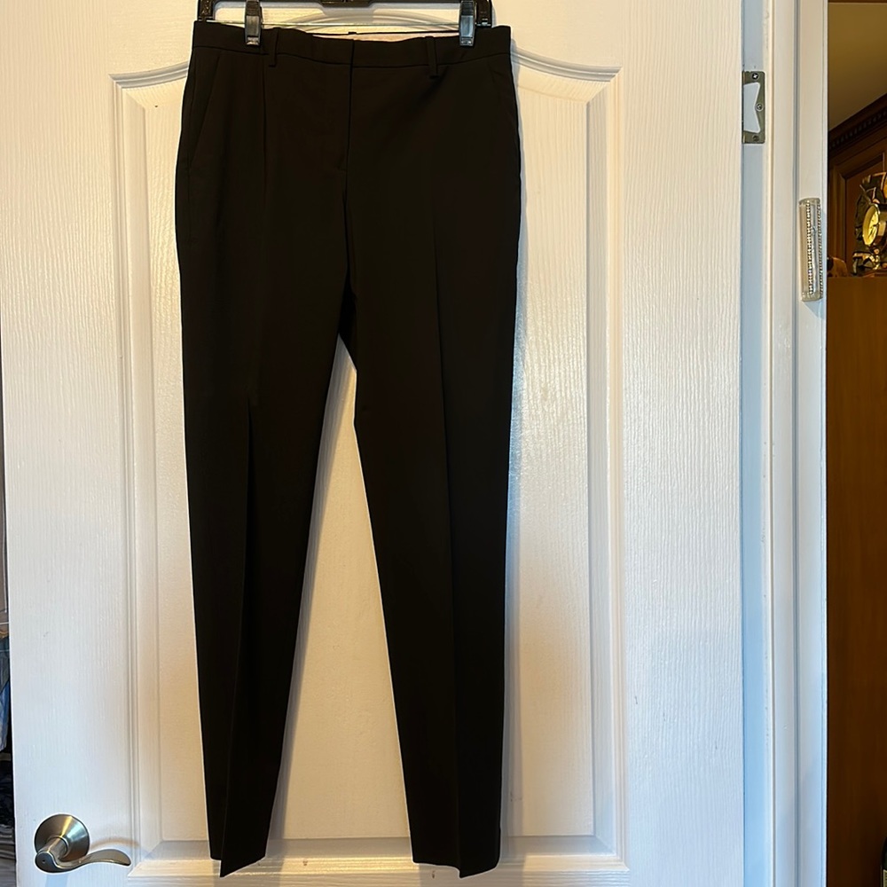 Theory skinny fine wool pants; size 4. Looks like new!